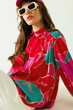 Satin Oversized shirt with floral designs and button closure