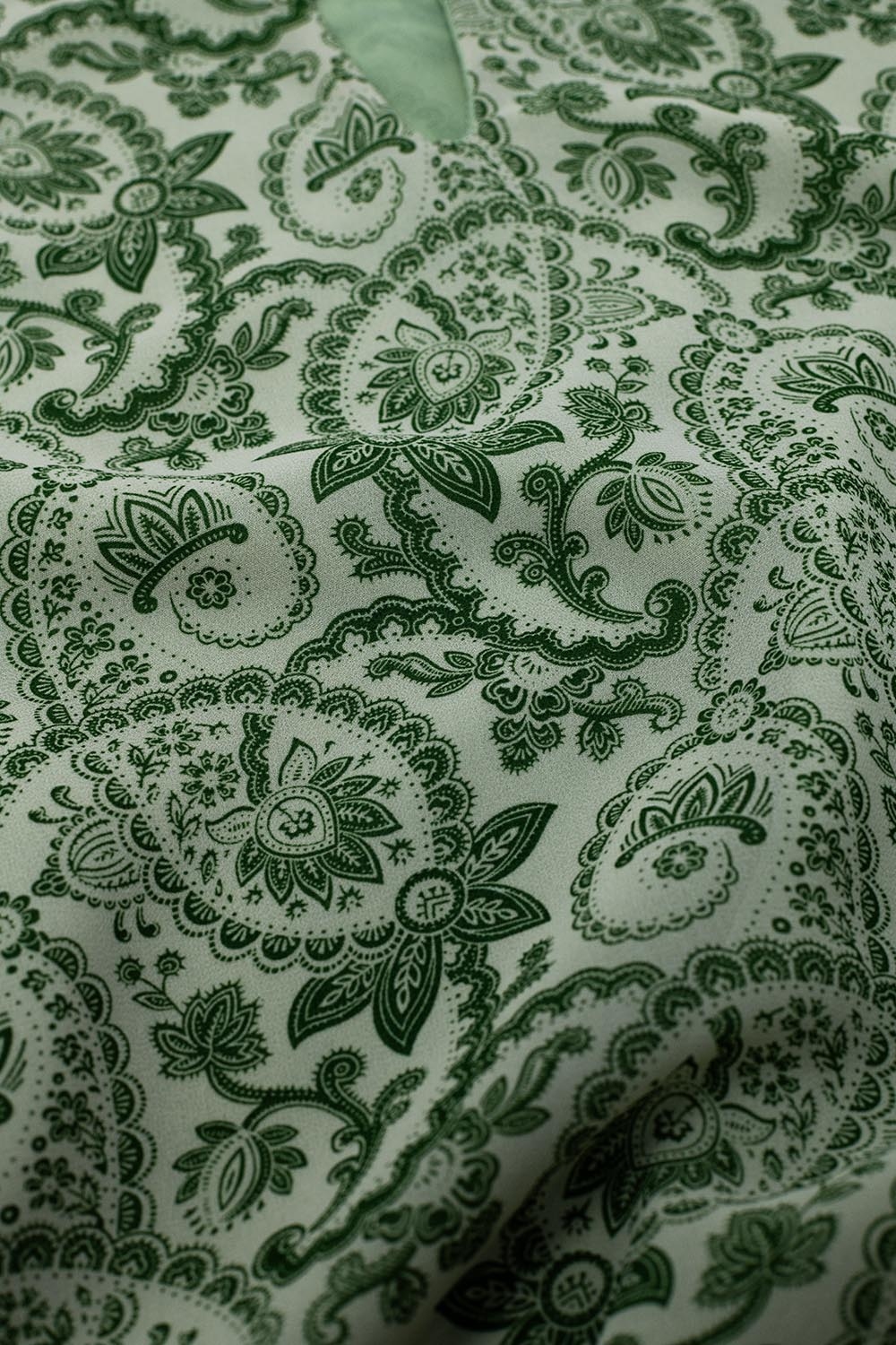 Blusa de gasa verde con estampado floral y mangas globo largas Blusa de gasa verde con estampado floral y mangas globo largas