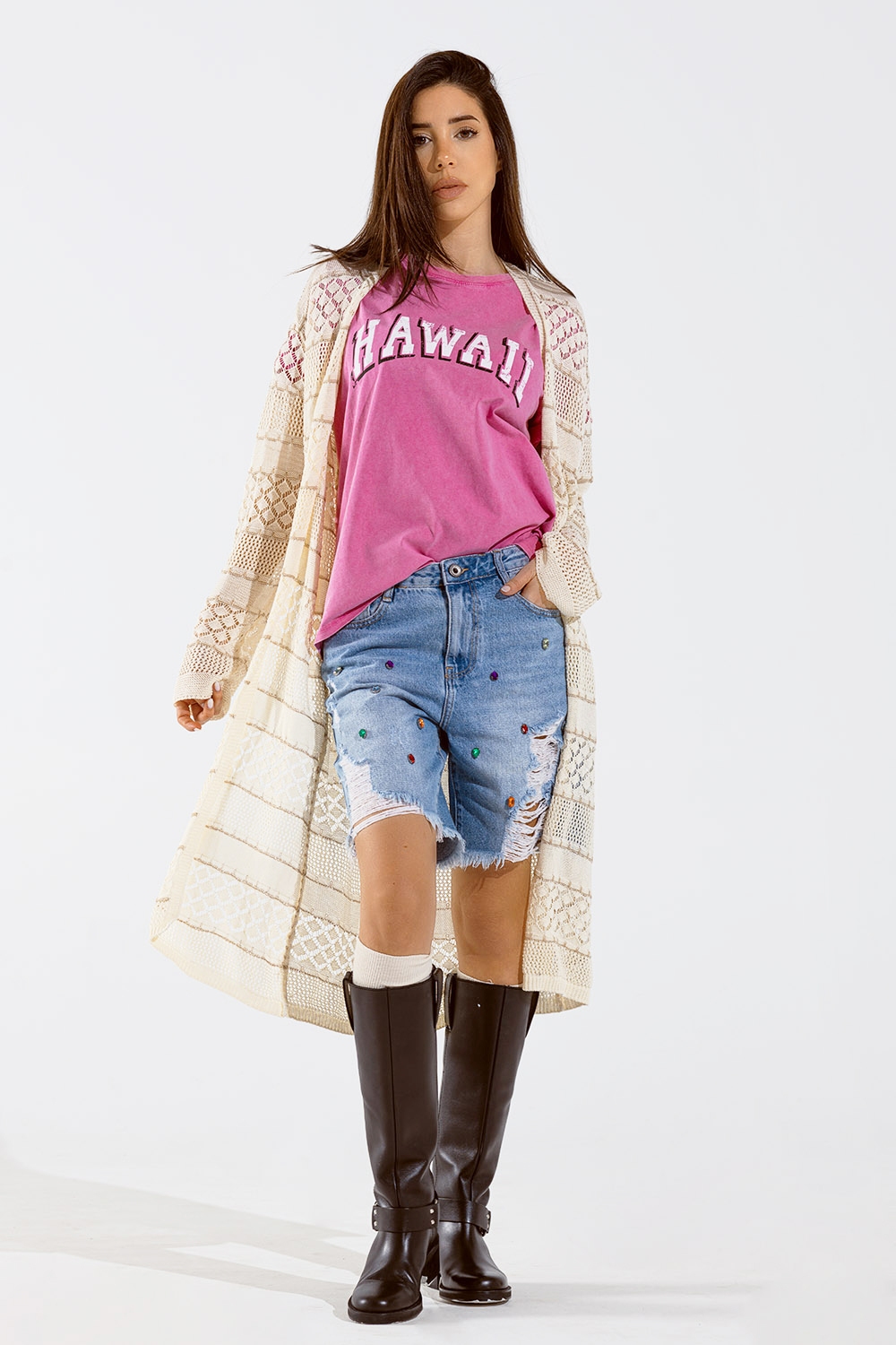 Maxi c&aacute;rdigan de ganchillo beige con mangas largas