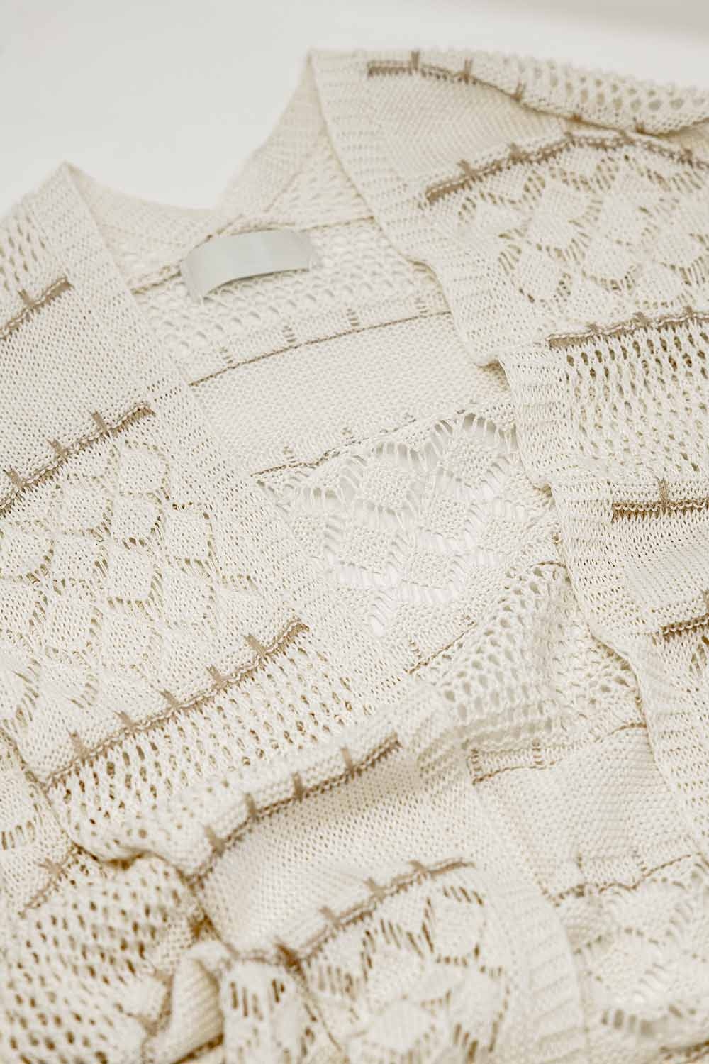 Maxi c&aacute;rdigan de ganchillo beige con mangas largas
