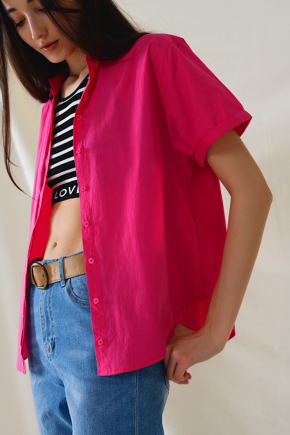 Camisa abotonada de manga corta en fucsia Camisa abotonada de manga corta en fucsia