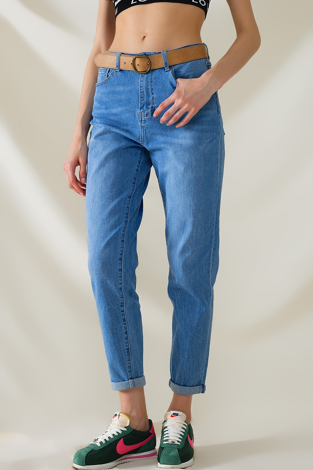 Vaqueros de cintura alta en denim el&aacute;stico de lavado medio