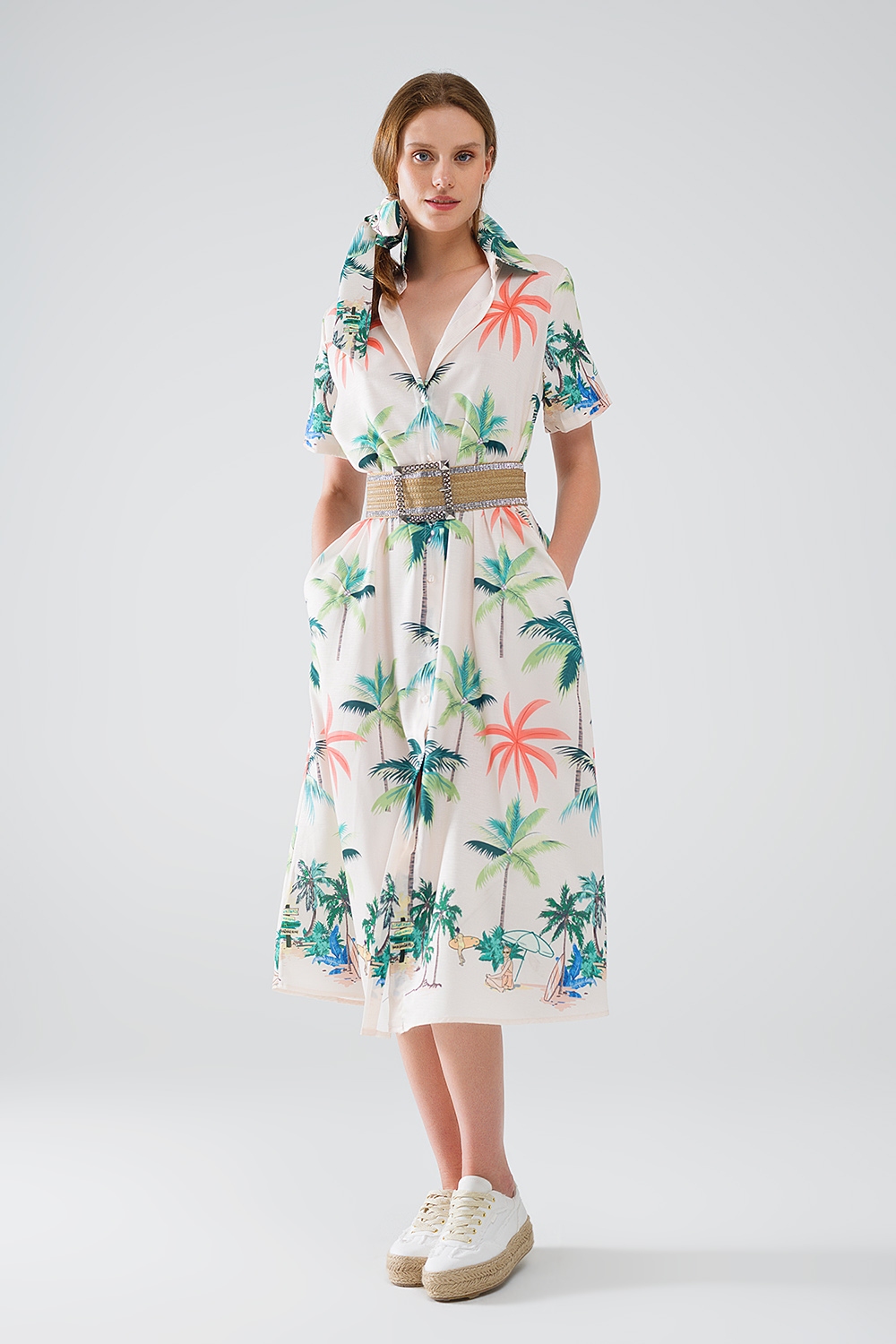 Vestido midi crema con estampado playero y cuello polo