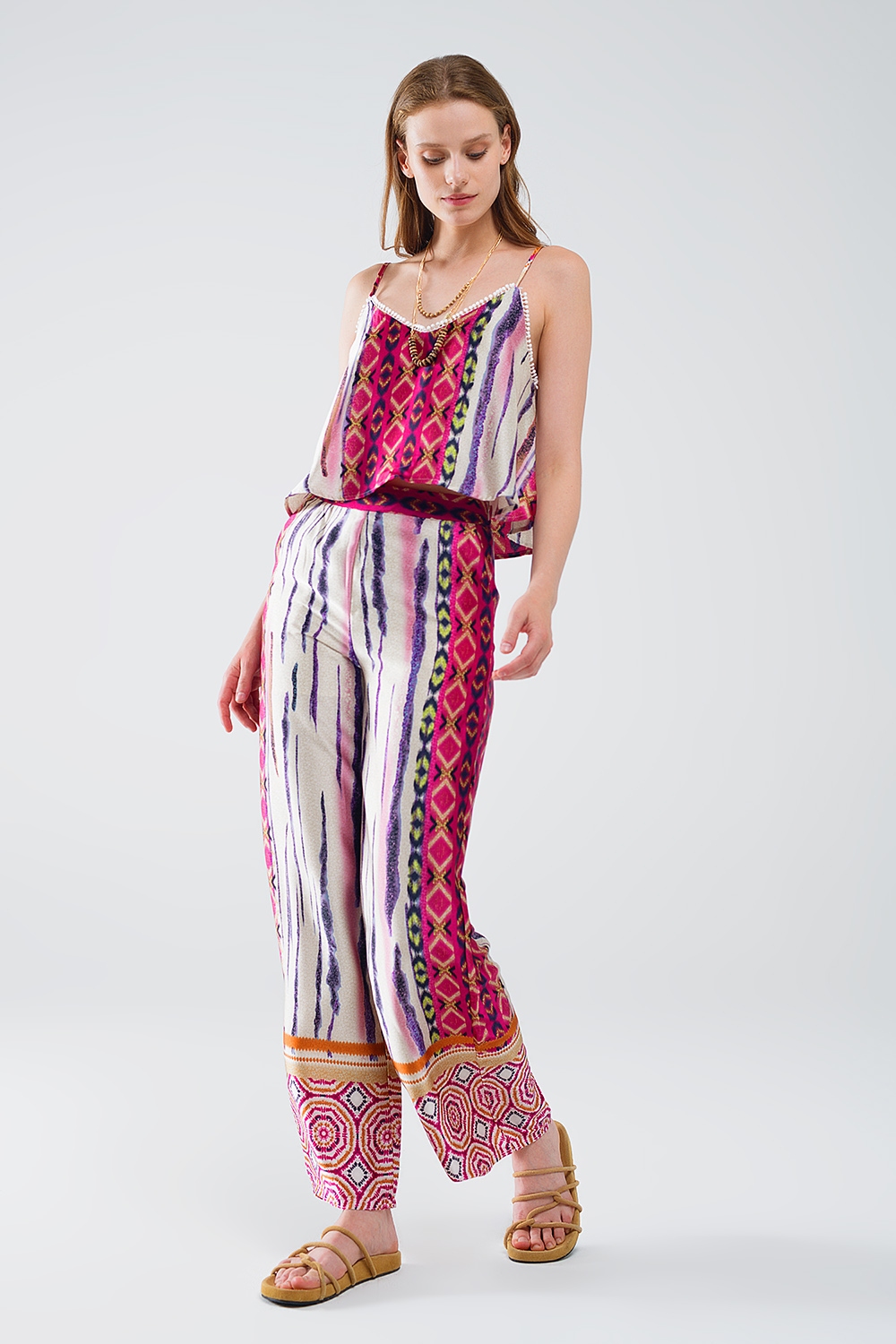 Pantalones de saten de pata ancha con estampado abstracto multicolor