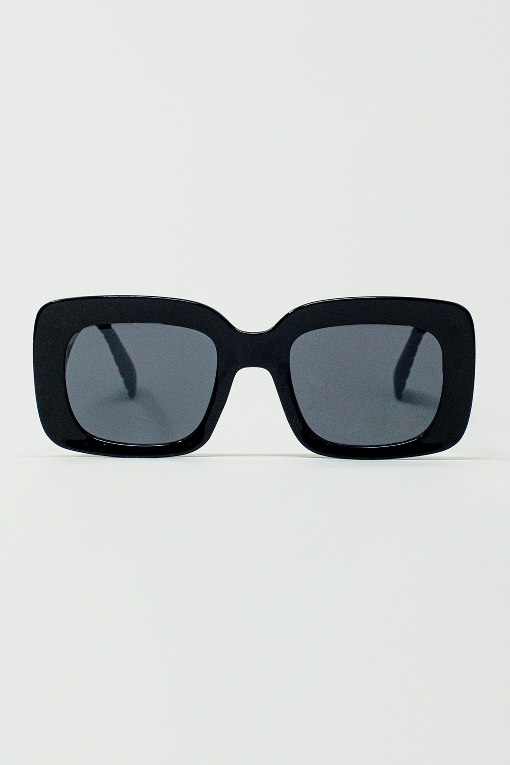 Gafas de sol ovaladas extragrandes con detalle lateral en negro Gafas de sol ovaladas extragrandes con detalle lateral en negro