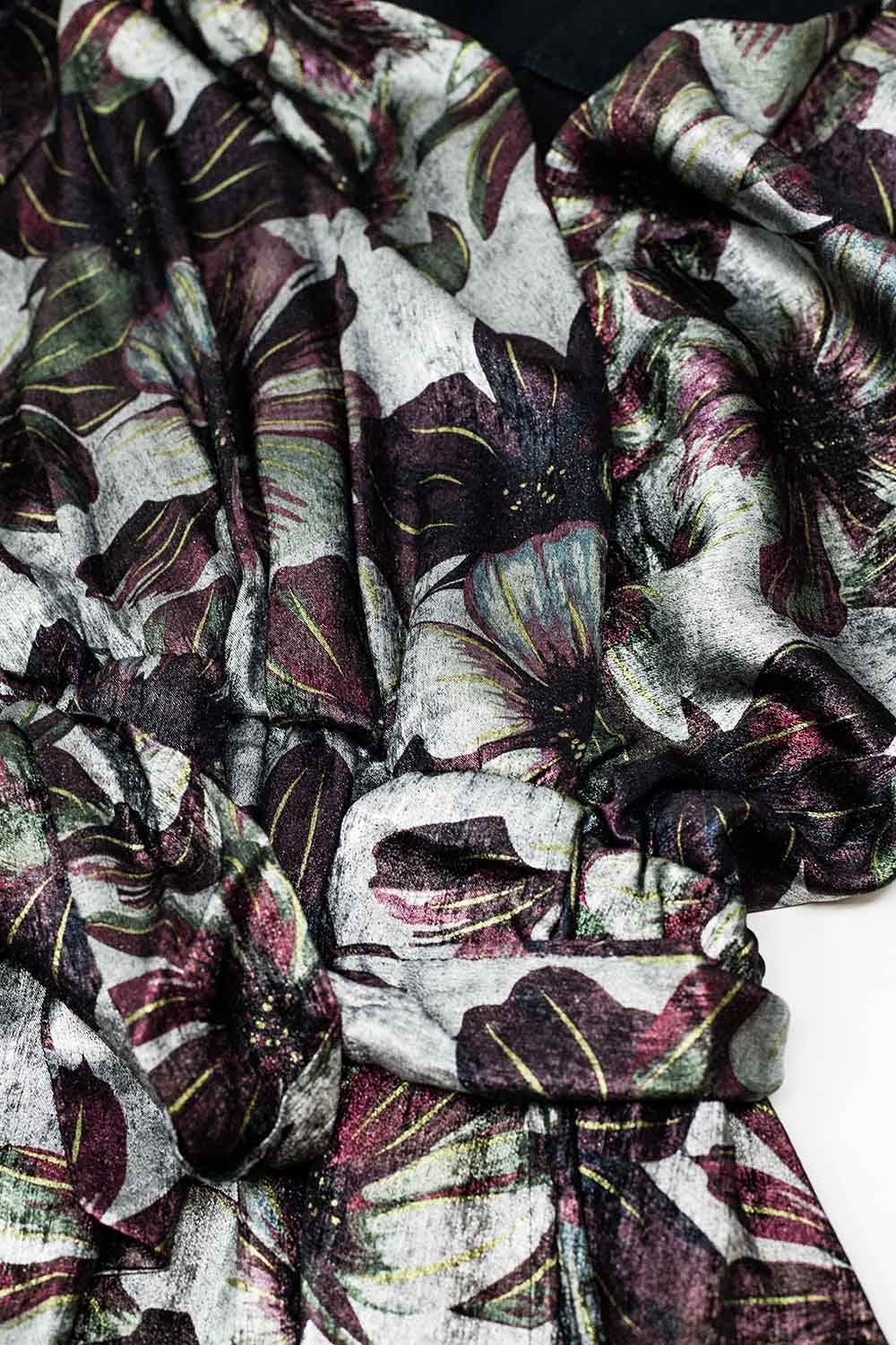maxi vestido con estampado de flores efecto metalizado maxi vestido con estampado de flores efecto metalizado