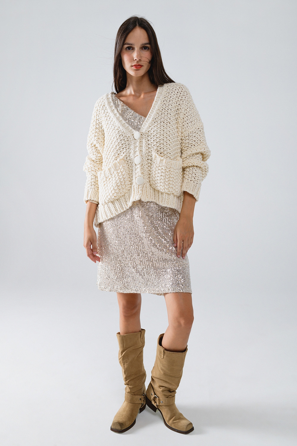 Chaqueta oversize de punto grueso beige con bolsillos