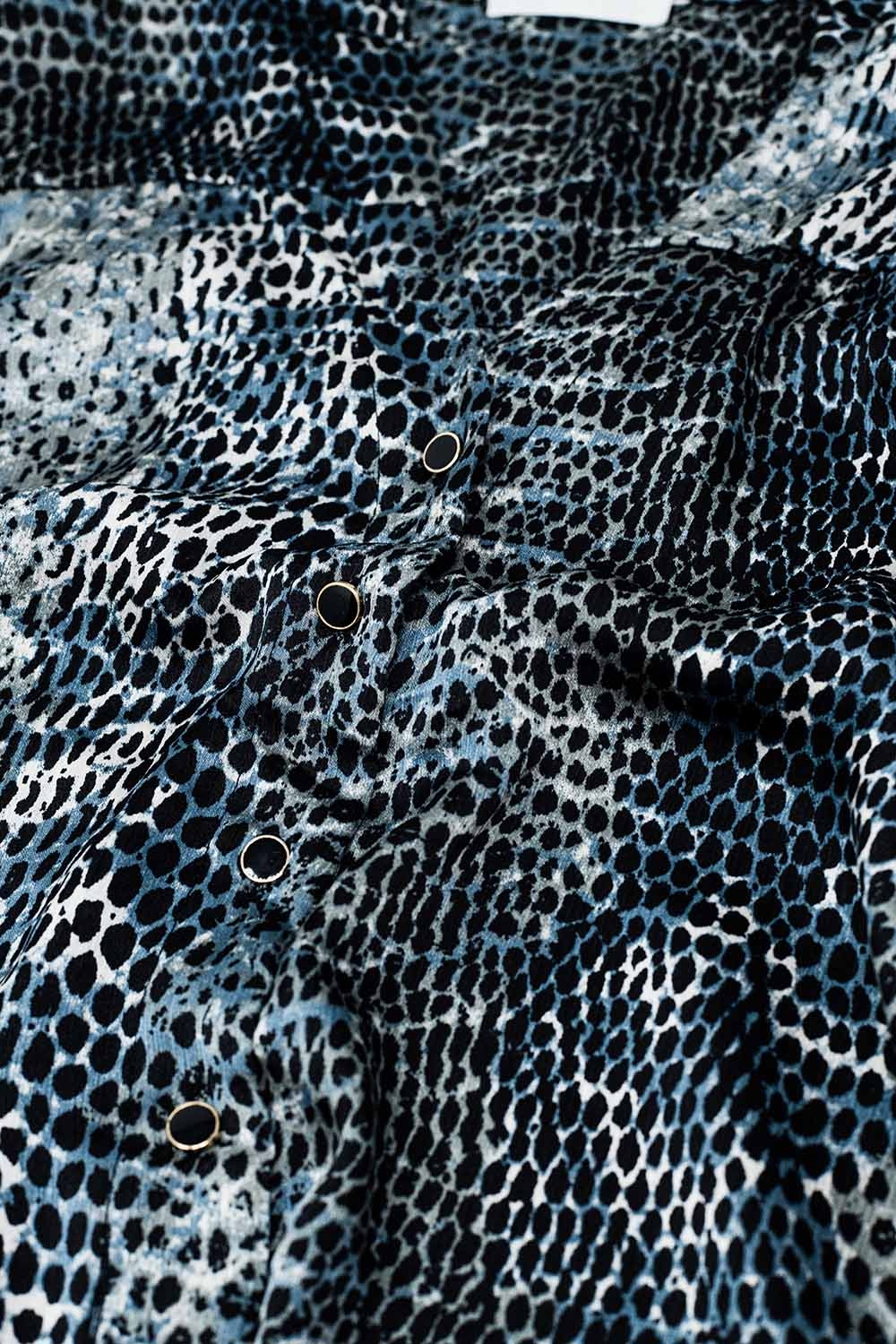 blusa de gasa con estampado de leopardo gris blusa de gasa con estampado de leopardo gris